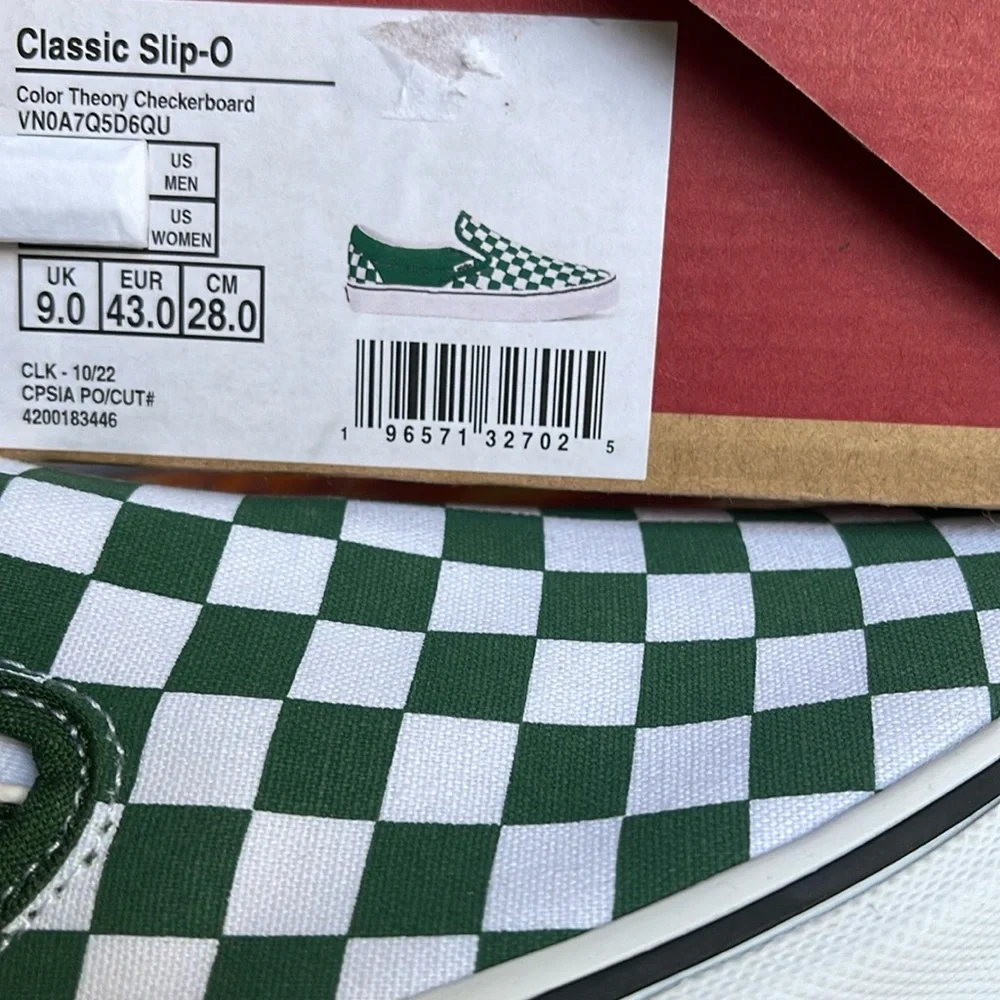 Vans Men’s Classic Slip-On
Color Theory Checkerboard
VN0A7Q5D6QU
Sneakers - Picture 16 of 16